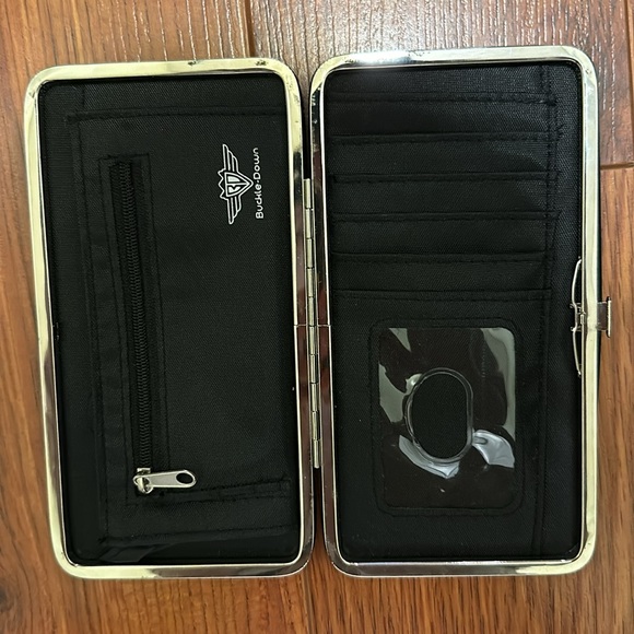 Mickey Mouse hard wallet π°β¨ - Picture 2 of 3